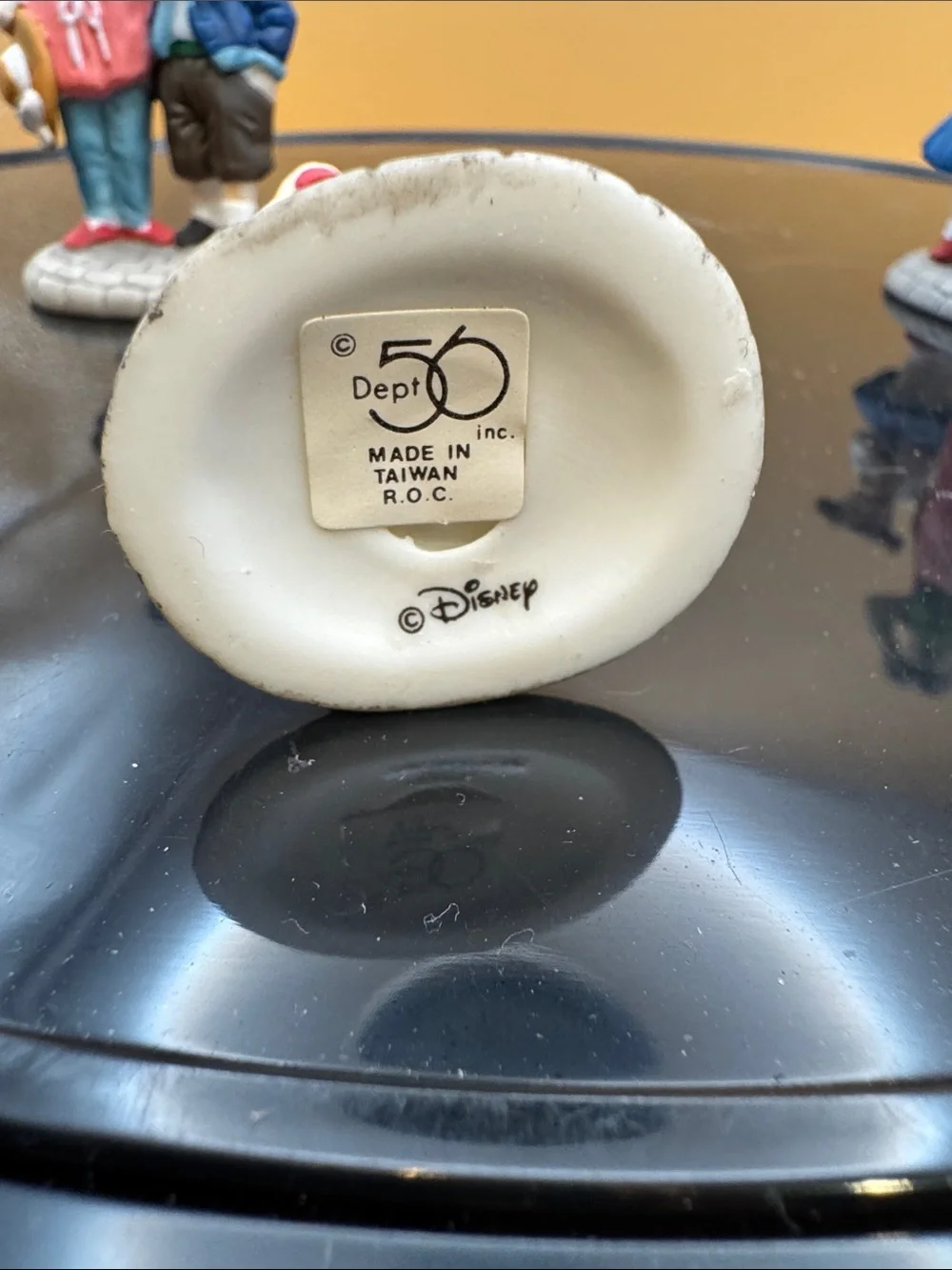 Department 56/Disney Parks Village Series Disney Park Family-Mint In Box - Picture 5 of 10